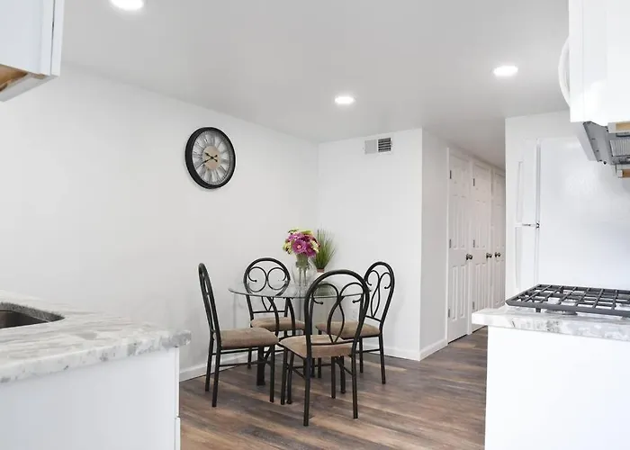 Apartment Cozy Mount Washington With Parking-sleeps 4 Pittsburgh